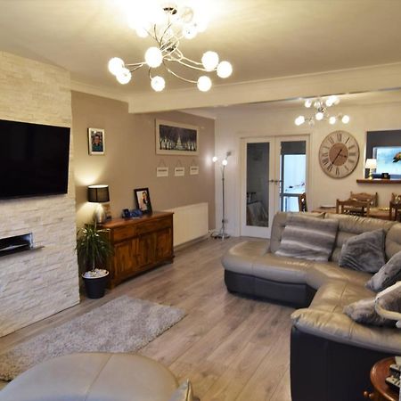 Mikes At Menai - Stylish & Spacious 3 Bed House In Menai Bridge. Екстер'єр фото