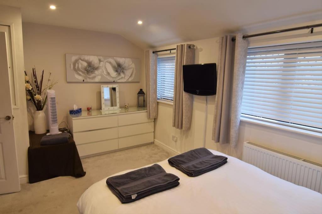 Mikes At Menai - Stylish & Spacious 3 Bed House In Menai Bridge. Екстер'єр фото