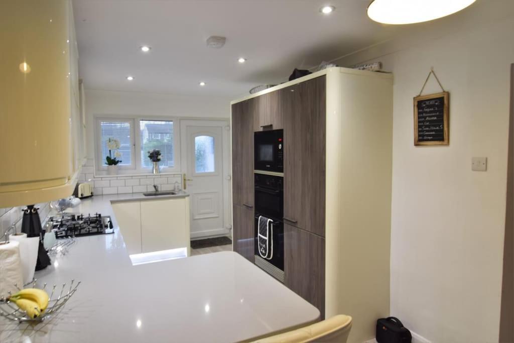 Mikes At Menai - Stylish & Spacious 3 Bed House In Menai Bridge. Екстер'єр фото