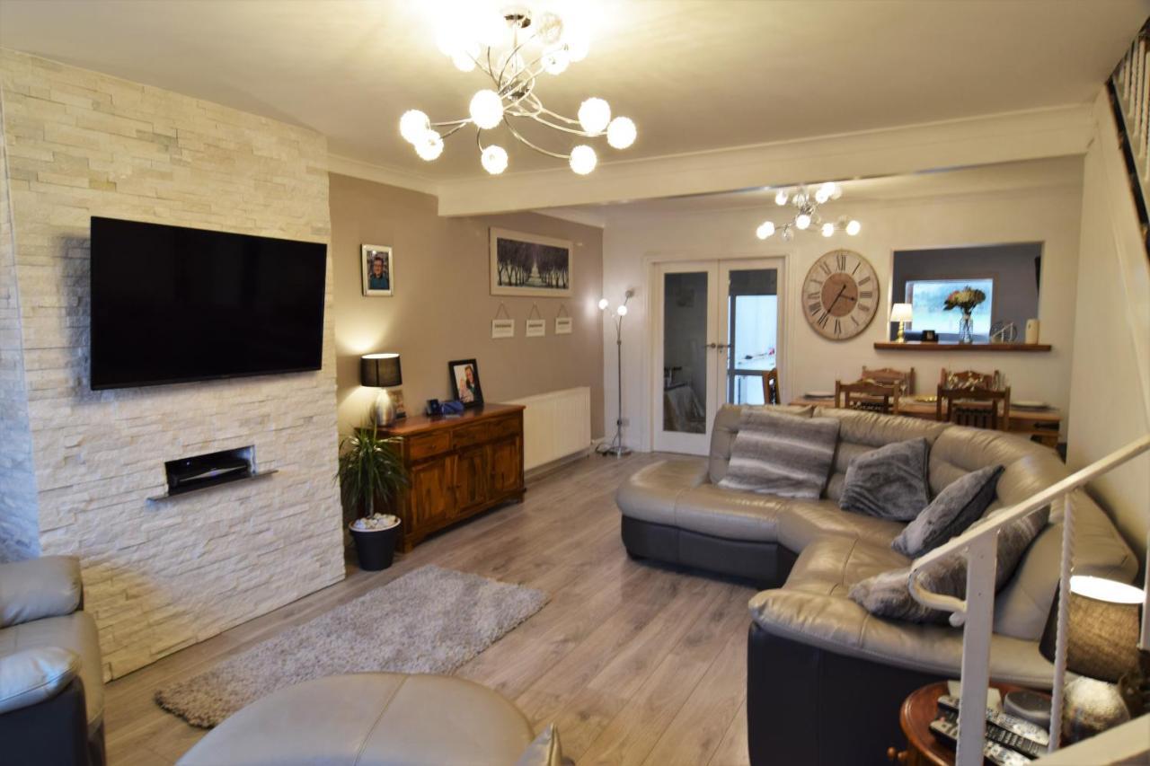 Mikes At Menai - Stylish & Spacious 3 Bed House In Menai Bridge. Екстер'єр фото