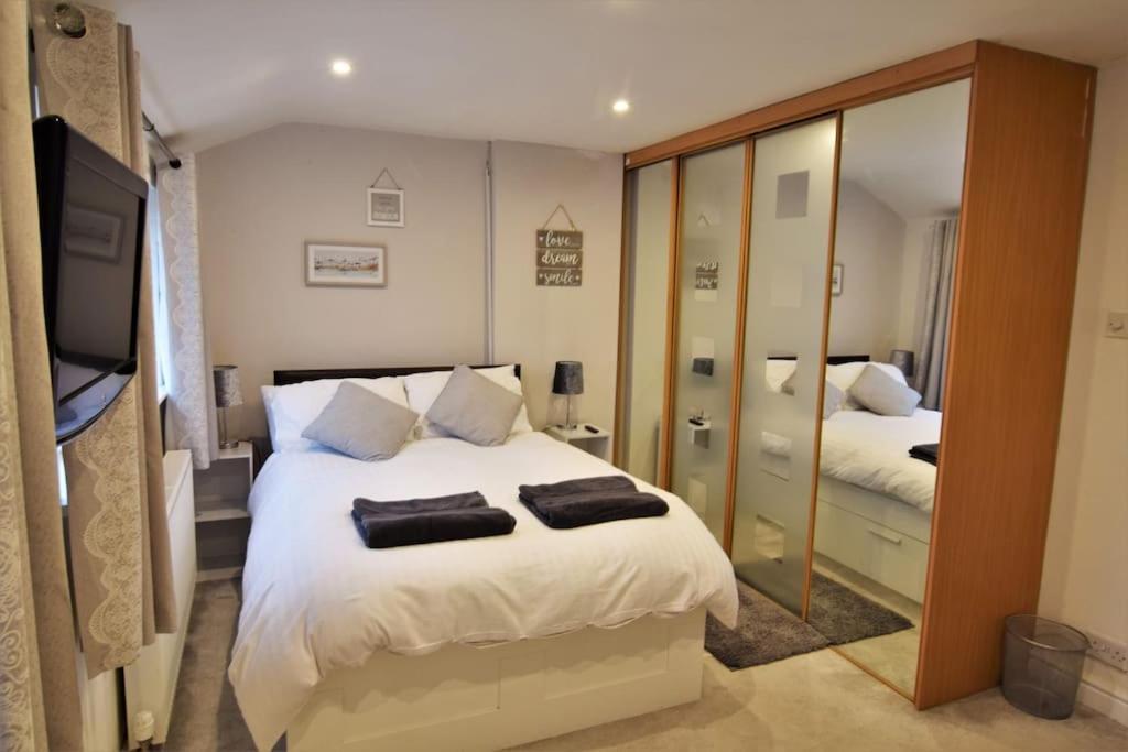 Mikes At Menai - Stylish & Spacious 3 Bed House In Menai Bridge. Екстер'єр фото