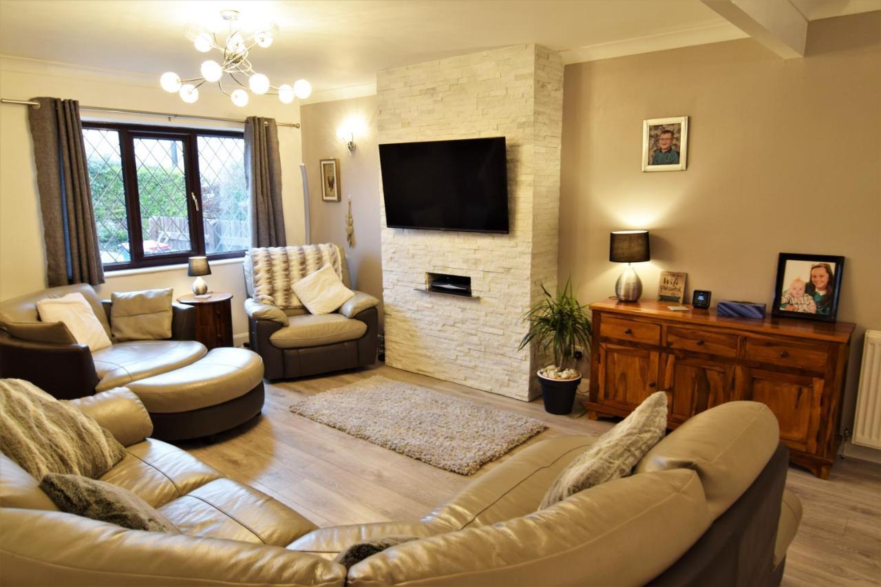 Mikes At Menai - Stylish & Spacious 3 Bed House In Menai Bridge. Екстер'єр фото